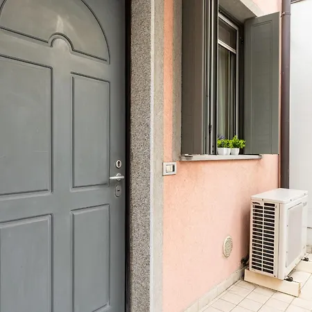 Apartman Ermes - 2 With Private Bathroom Milánó